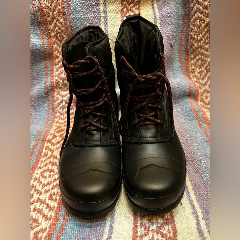 Hunter Black Rain Boots—Size: US10/EU42/UK8